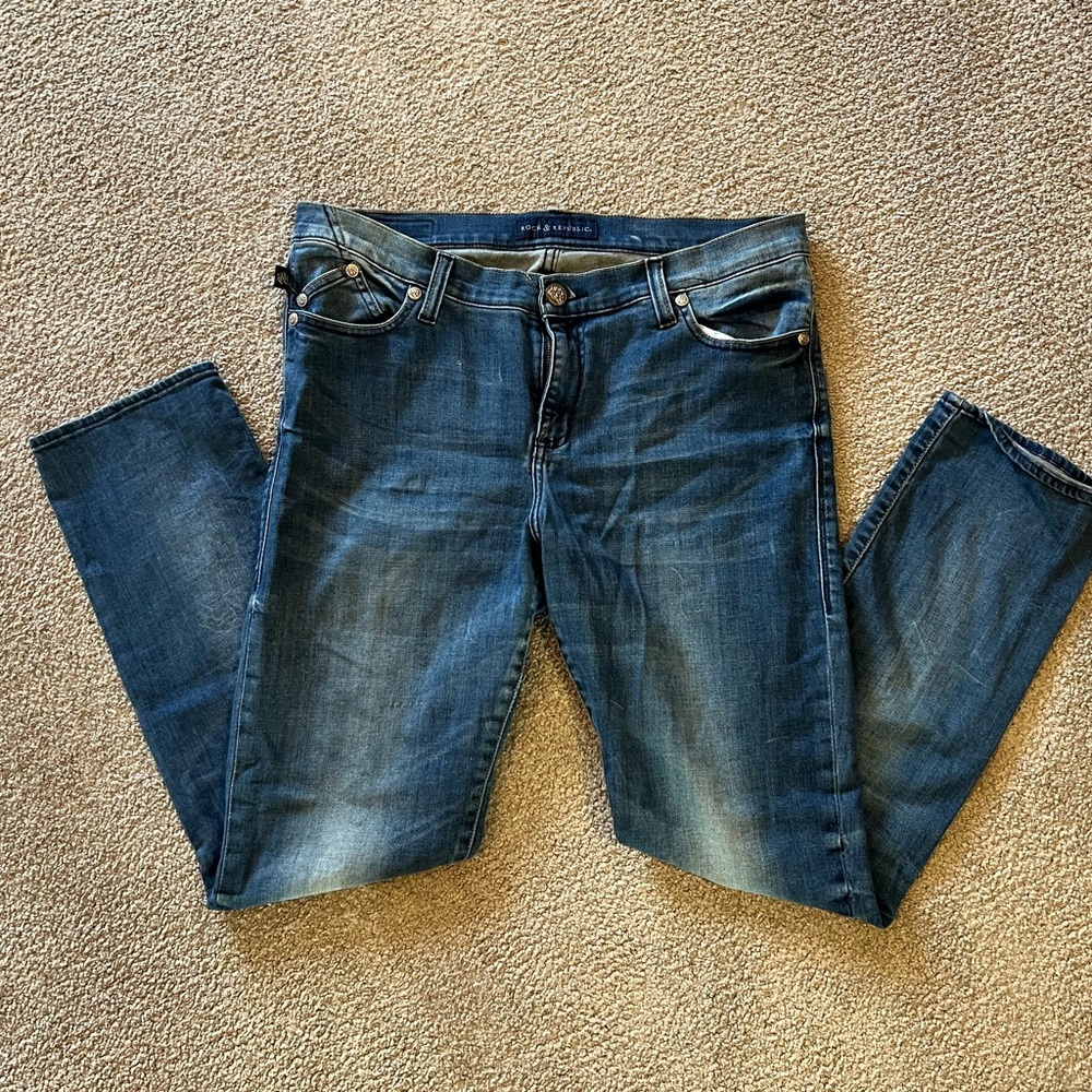 Rock and republic straight leg denim jeans. Size 16